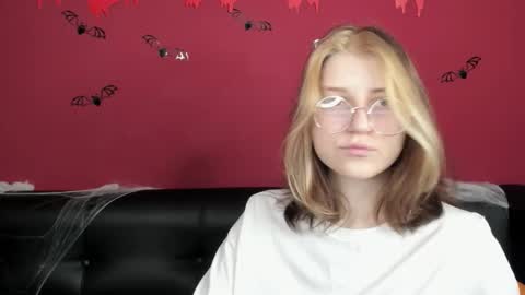 Snapshot of agnes_passero chatting on November 1, 2025, 9:22 am Agnes online show from November 1, 2025, 9:22 am