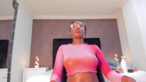 Agnes Bailey online show from January 24, 2025, 1:03 am
