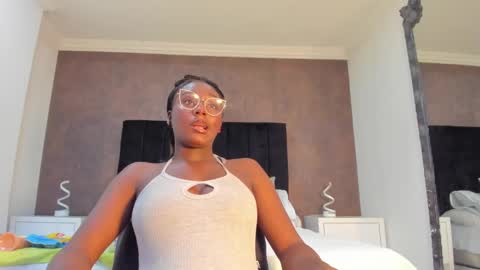 Agnes Bailey online show from January 25, 2025, 1:43 am