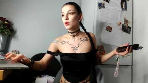 Moon online show from October 13, 2025, 12:54 am