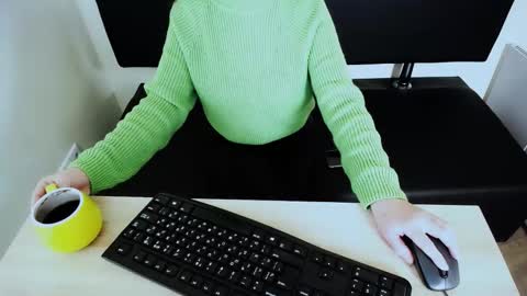 Snapshot of agnessafax_ chatting on October 26, 2025, 9:37 am Agnessa online show from October 26, 2025, 9:37 am
