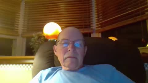 aguynrkfrd online show from October 3, 2025, 9:50 am