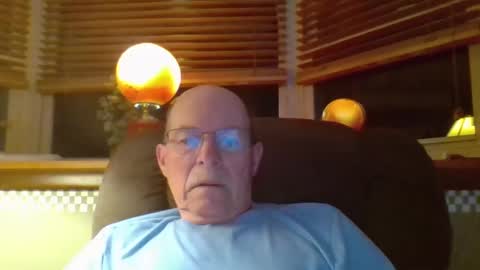 aguynrkfrd online show from October 12, 2025, 9:30 am