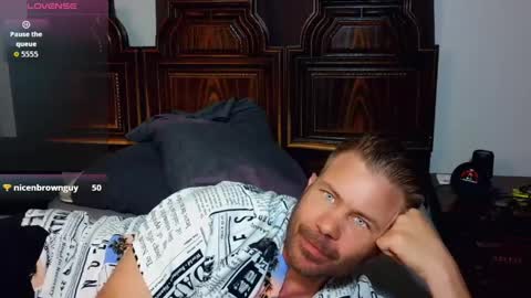 Snapshot of ahardman10 chatting on April 15, 2026, 1:23 am Blue Eyed Handsome Man online show from April 15, 2026, 1:23 am