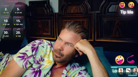Snapshot of ahardman10 chatting on April 27, 2026, 12:41 am Blue Eyed Handsome Man online show from April 27, 2026, 12:41 am