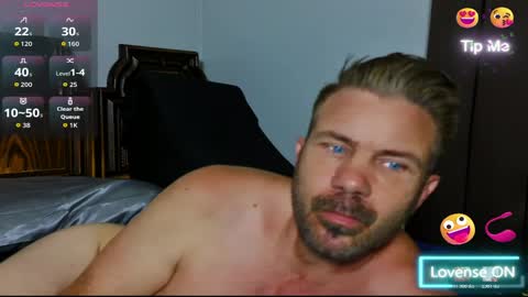 Snapshot of ahardman10 chatting on May 31, 2026, 2:09 am Blue Eyed Handsome Man online show from May 31, 2026, 2:09 am