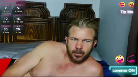 Snapshot of ahardman10 chatting on June 2, 2026, 1:29 am Blue Eyed Handsome Man online show from June 2, 2026, 1:29 am