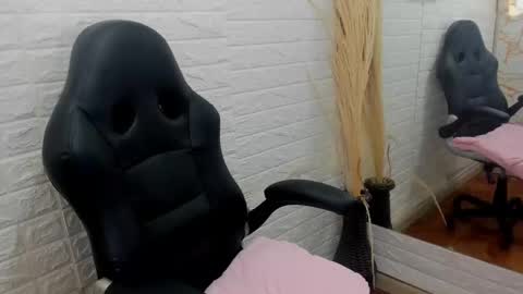 Snapshot of ahisha09 chatting on December 5, 2024, 2:00 pm Ahisha online show from December 5, 2024, 2:00 pm