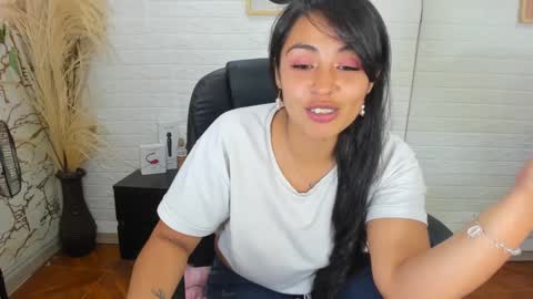 Snapshot of ahisha09 chatting on February 13, 2025, 3:14 pm Ahisha online show from February 13, 2025, 3:14 pm