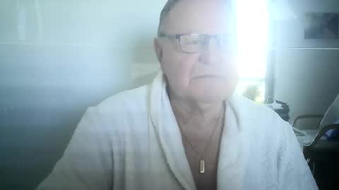 Snapshot of ahmole chatting on December 8, 2024, 10:52 am Ole online show from December 8, 2024, 10:52 am