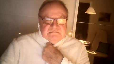 Snapshot of ahmole chatting on December 28, 2024, 8:15 pm Ole online show from December 28, 2024, 8:15 pm