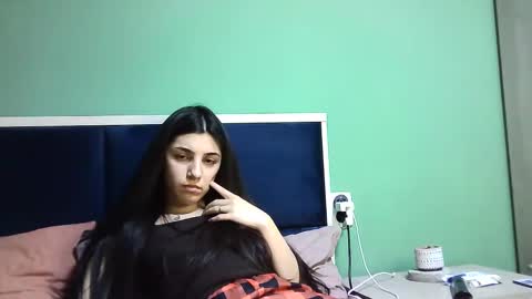 Selena online show from January 4, 2025, 4:43 pm