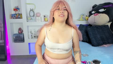 Snapshot of ahri_elderwood chatting on January 9, 2025, 4:08 am Ahri help me get to 100 online show from January 9, 2025, 4:08 am