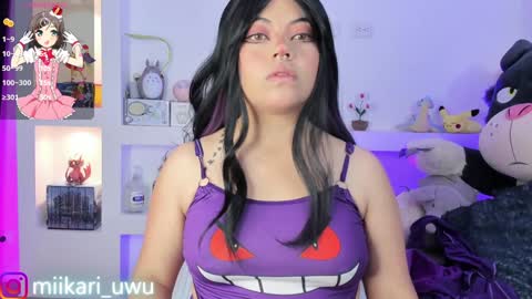 Snapshot of ahri_elderwood chatting on February 9, 2025, 3:32 am Ahri help me get to 100 online show from February 9, 2025, 3:32 am