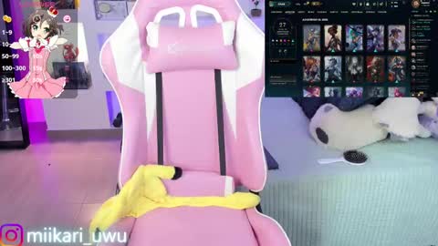 Snapshot of ahri_elderwood chatting on February 11, 2025, 8:48 am Ahri help me get to 100 online show from February 11, 2025, 8:48 am