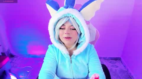 Snapshot of ahri_elderwood chatting on September 22, 2025, 5:09 am Ahri help me get to 100 online show from September 22, 2025, 5:09 am