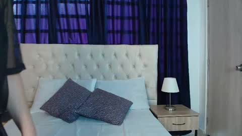 ahsly_ms online show from January 14, 2025, 12:24 pm