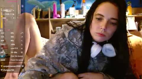 Kat online show from May 26, 2026, 5:03 am