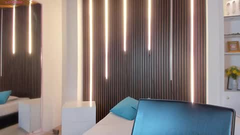 aidajoness online show from October 31, 2025, 2:40 pm