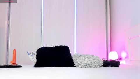 aidasina online show from April 27, 2026, 7:12 pm