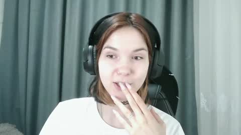 Snapshot of aidathome chatting on June 16, 2026, 6:32 pm Ruby online show from June 16, 2026, 6:32 pm