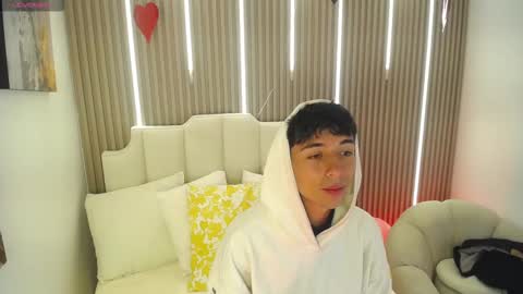 Snapshot of aiden_rivers_ chatting on February 17, 2026, 12:23 pm Aiden online show from February 17, 2026, 12:23 pm