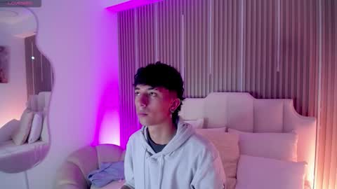 Snapshot of aiden_rivers_ chatting on March 1, 2026, 1:02 pm Aiden online show from March 1, 2026, 1:02 pm