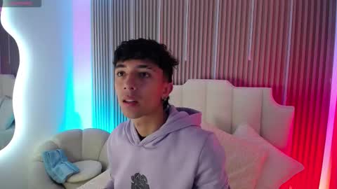 Snapshot of aiden_rivers_ chatting on March 3, 2026, 12:44 pm Aiden online show from March 3, 2026, 12:44 pm