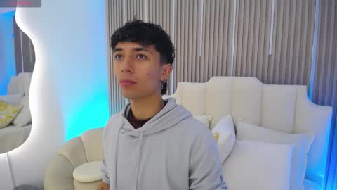 Snapshot of aiden_rivers_ chatting on March 10, 2026, 1:05 pm Aiden online show from March 10, 2026, 1:05 pm