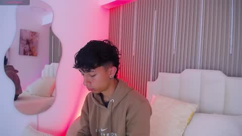 Snapshot of aiden_rivers_ chatting on March 24, 2026, 12:43 pm Aiden online show from March 24, 2026, 12:43 pm