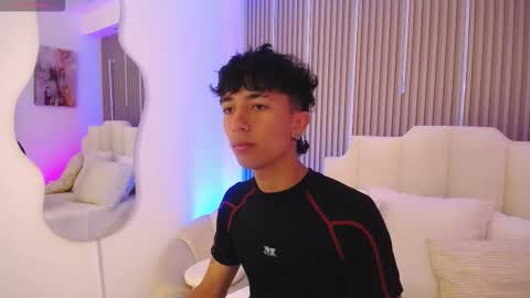 Snapshot of aiden_rivers_ chatting on March 25, 2026, 1:06 pm Aiden online show from March 25, 2026, 1:06 pm