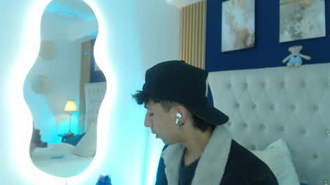 Snapshot of aiden_rivers_ chatting on April 1, 2026, 1:41 pm Aiden online show from April 1, 2026, 1:41 pm