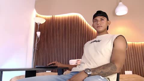 Aiden online show from September 19, 2025, 1:56 pm