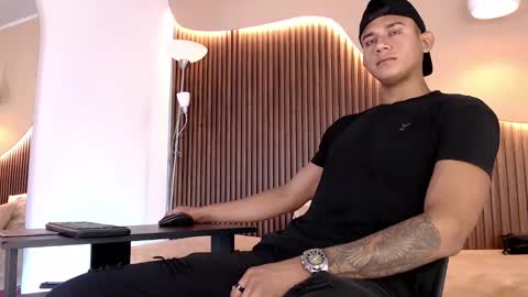 Aiden online show from September 20, 2025, 1:12 pm