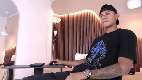 Aiden online show from September 22, 2025, 1:24 pm