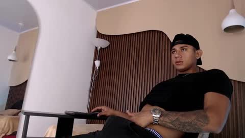 Aiden online show from September 24, 2025, 1:36 pm