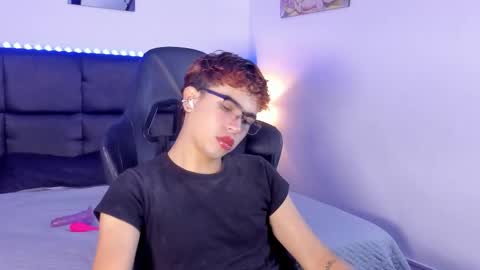 Aiden  online show from September 26, 2025, 12:20 pm