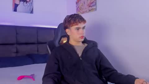 Aiden  online show from October 25, 2025, 1:29 pm