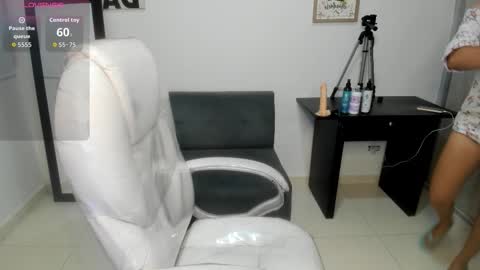 Ailyn online show from September 18, 2025, 9:44 am