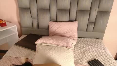 Ailyn online show from October 3, 2025, 11:57 pm