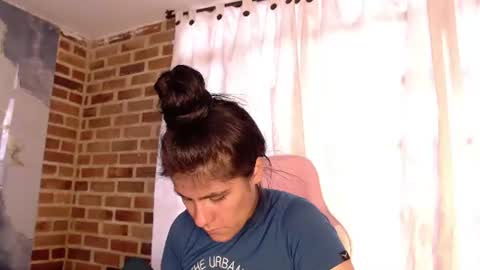 Snapshot of aiilynn_1 chatting on July 2, 2026, 10:27 pm Ailyn online show from July 2, 2026, 10:27 pm