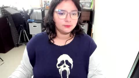 Catalina online show from November 7, 2025, 1:00 pm