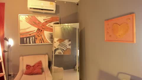 Snapshot of ailann_ chatting on April 13, 2026, 7:52 pm Alisson online show from April 13, 2026, 7:52 pm