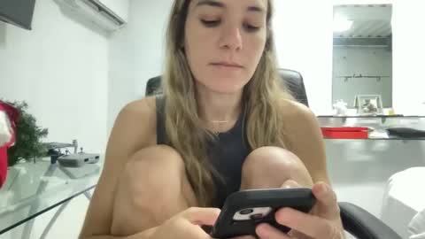 Aile online show from December 5, 2024, 9:39 am