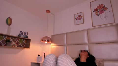 Snapshot of aily_yozuko chatting on February 1, 2025, 10:37 am Aily Yozuko online show from February 1, 2025, 10:37 am
