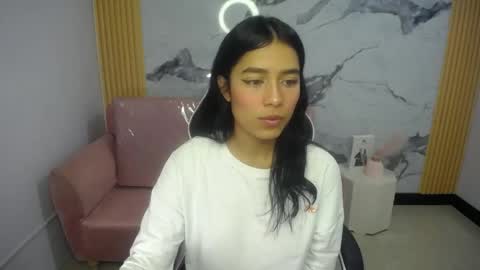 ailyn_ch1 online show from June 8, 2026, 12:38 pm