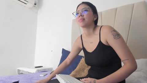 Snapshot of ainoa_pink chatting on October 11, 2025, 8:07 pm Ainoa online show from October 11, 2025, 8:07 pm