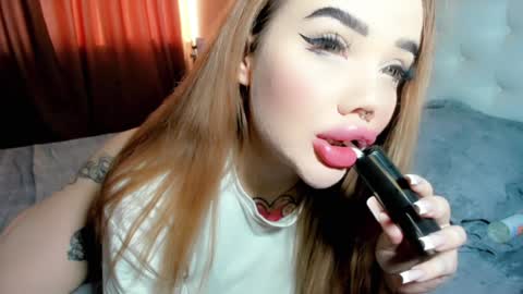 Aira online show from February 5, 2025, 3:02 am