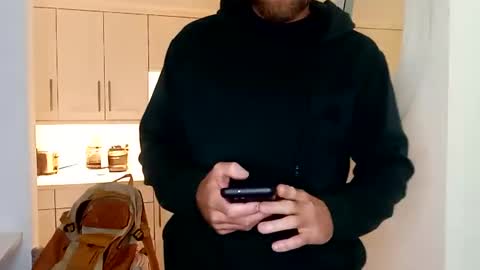 Mikea online show from January 9, 2025, 5:43 pm