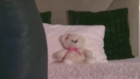 AishaHummer online show from November 11, 2025, 8:42 pm